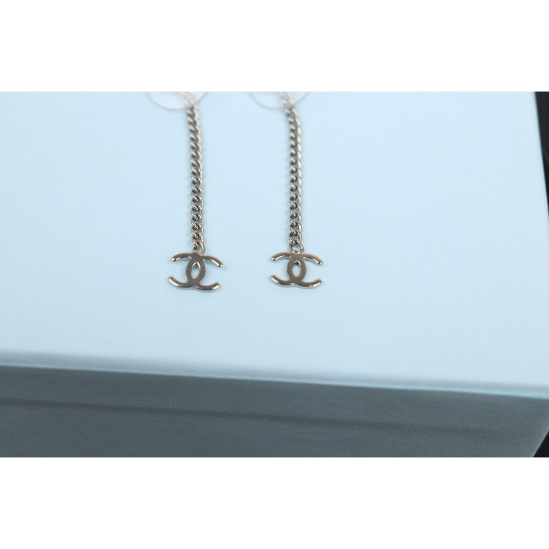 Very Good ( Rank A)｜ CHANEL Coco Mark Earrings Silver｜V25100719