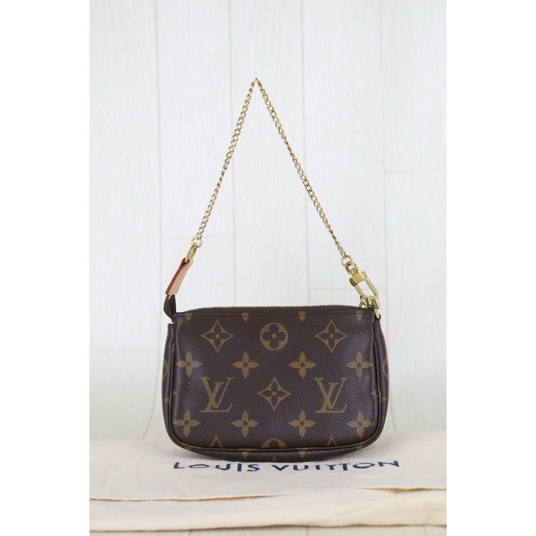 Include Entrupy Certificate of Authenticity｜Very Good ( Rank A) ｜ Louis Vuitton Monogram Mini Pochette Accessoire｜S26071503
