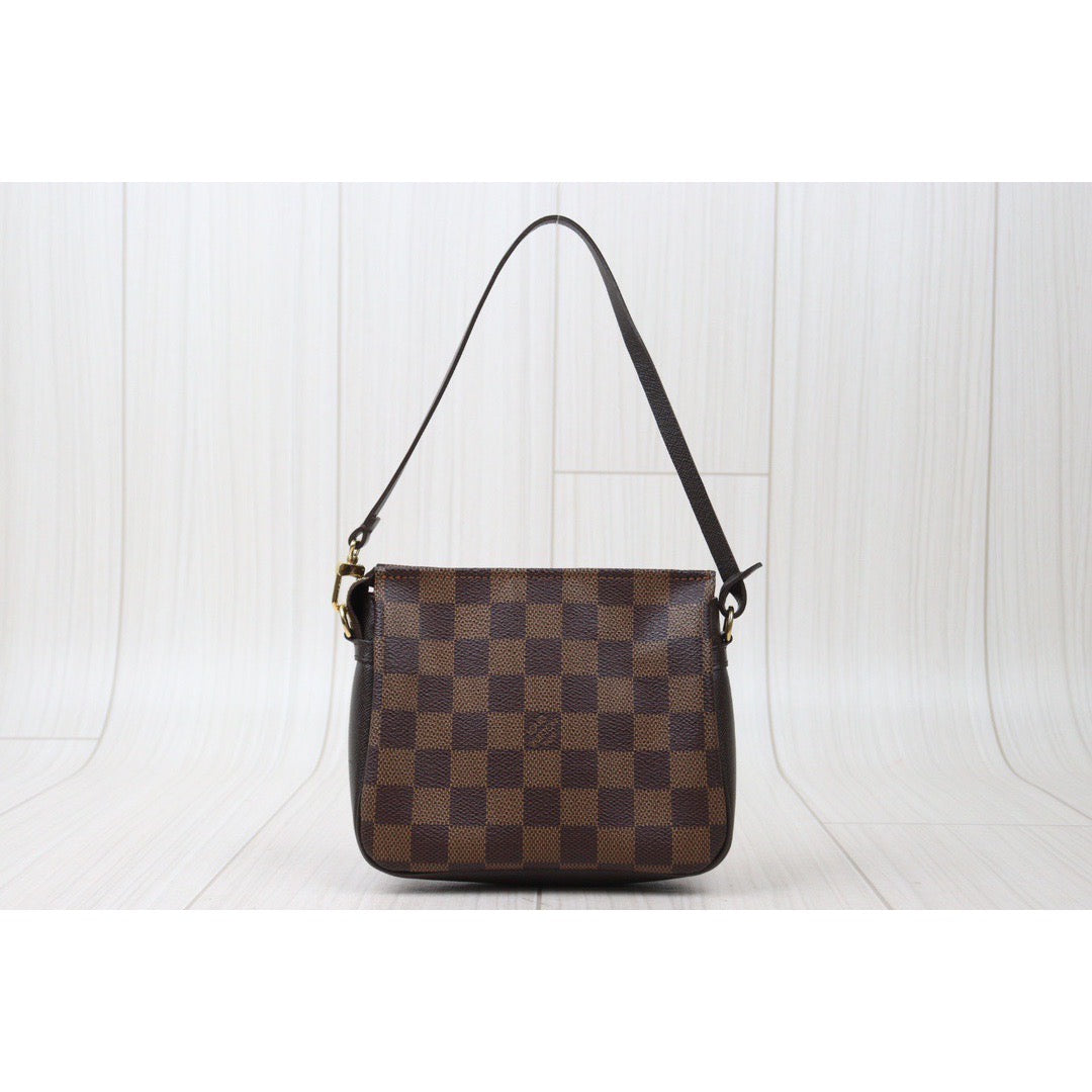 Rank A ｜ LV Damier Truth make up ｜24050642