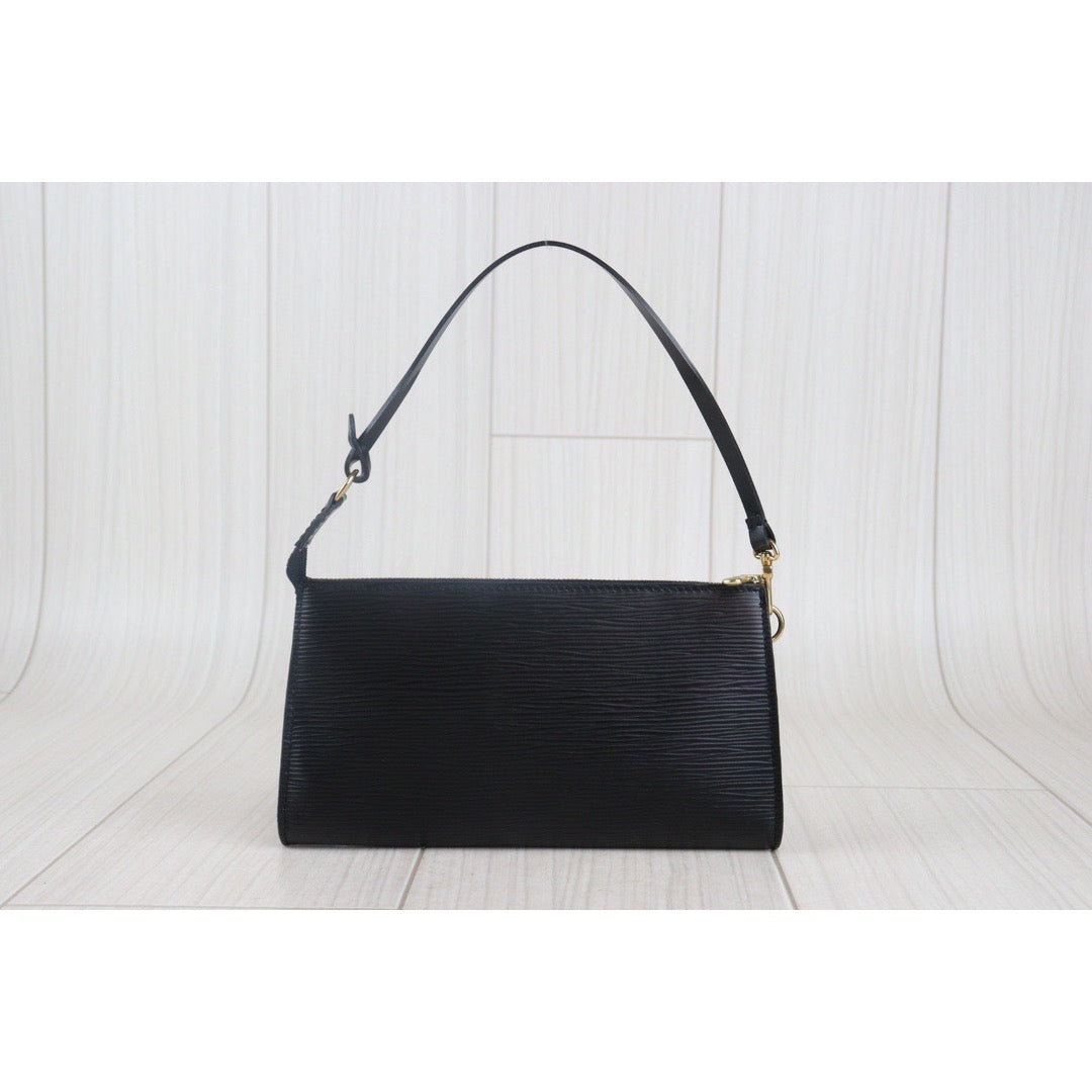 Rank A ｜LV Epi Pochette Accessoir Handbag Black｜23090908
