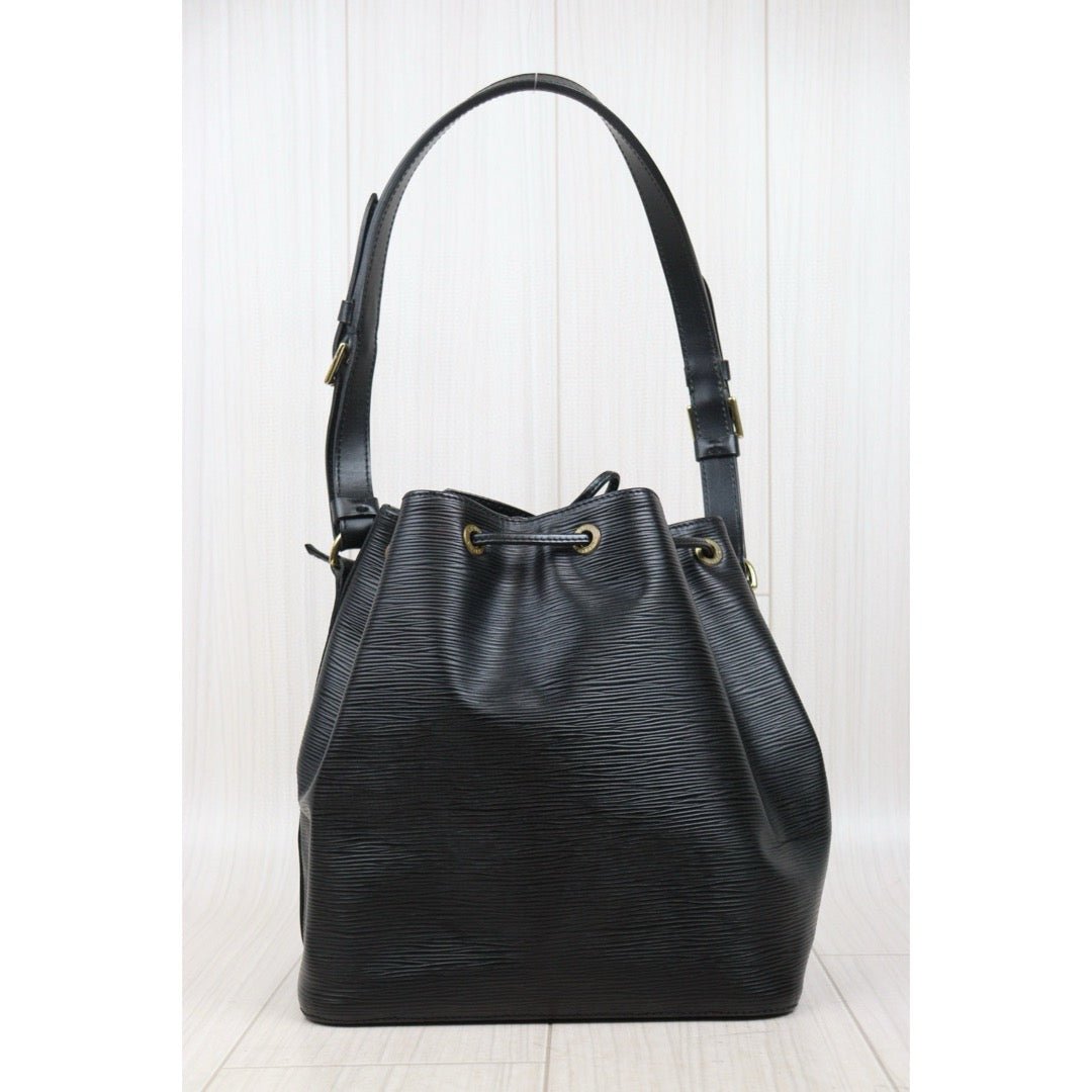 Very Good ( Rank A)｜ LV Epi Noe Shoulder Bag Black｜25020616
