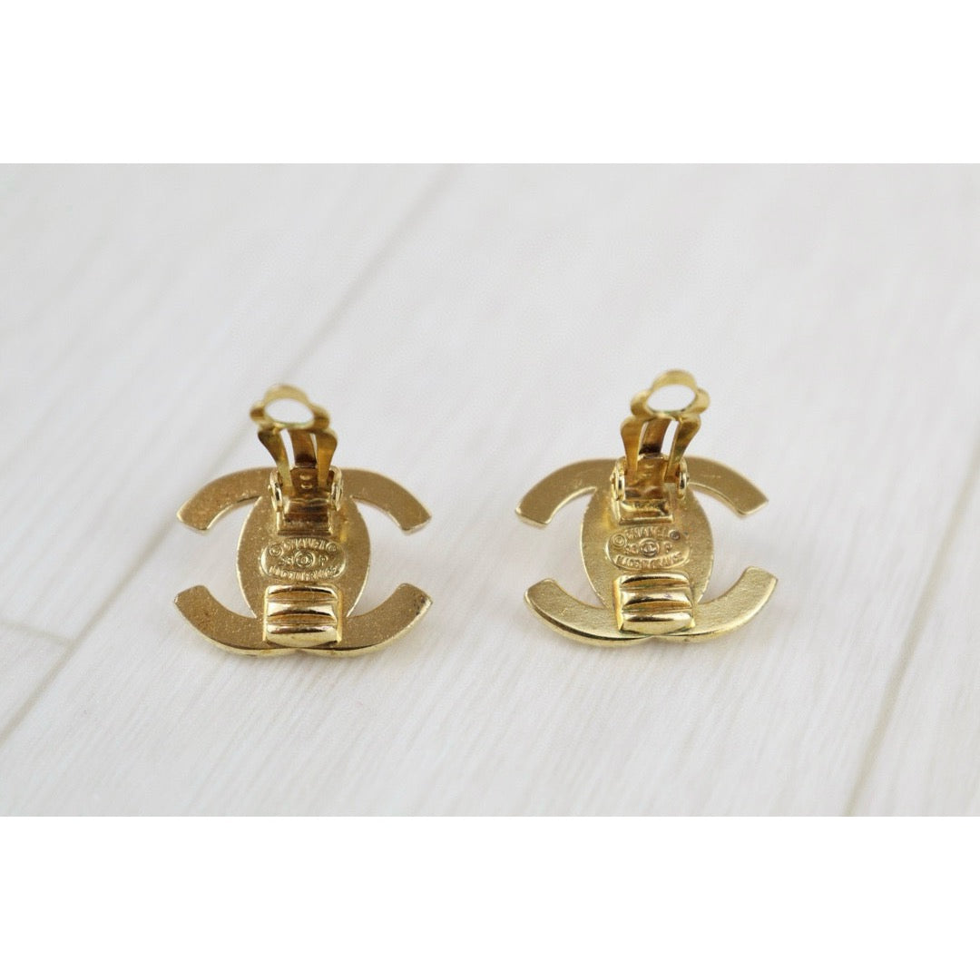 Very Good ( Rank A) ｜CHANEL Vintage 18K Gold Plating Earrings  ｜H24101901