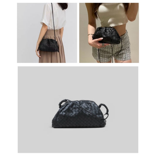 Very Good ( Rank A)| Bottega Veneta Lamb Skin Mini Pouch Classic With Shoulder Bag Black|S25032619