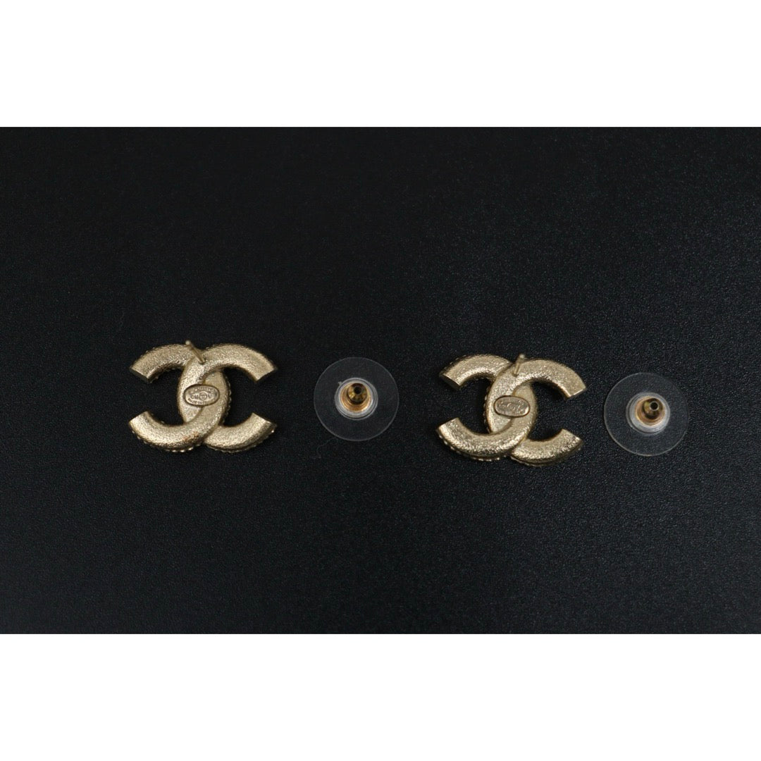 Include Authentic Detective Certificate of Authenticity｜Very Good ( Rank A) ｜CHANEL C16V COCO Mark Pearl Earrings Made In 2016Year｜S26031014