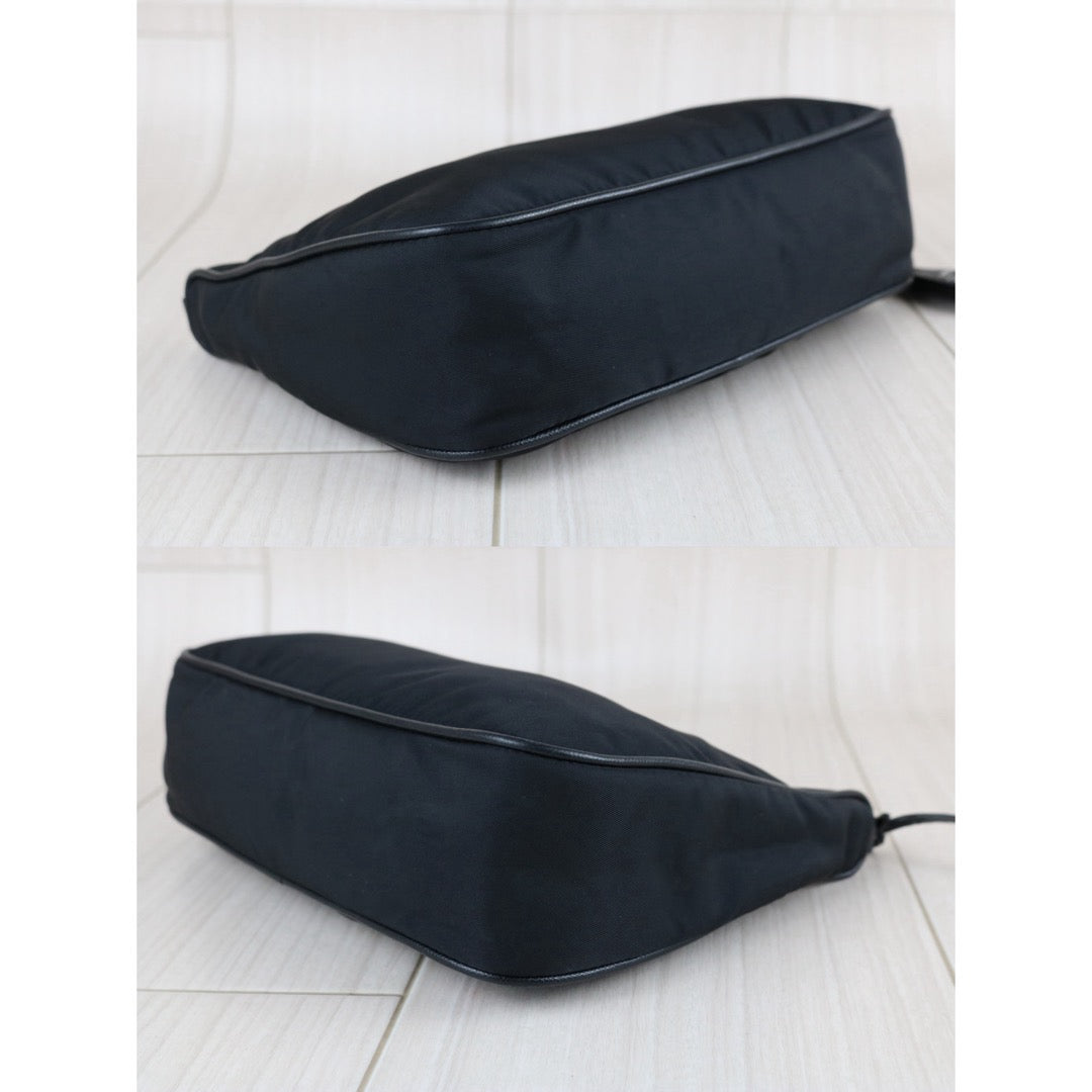 Include Entrupy Certificate of Authenticity｜Very Good ( Rank A)｜ PRADA Re-Edition 2005 Re-Nylon Hobo ｜S26062903
