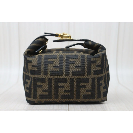 Very Good ( Rank A) ｜ FENDI PM Zucca Handbag ｜24091913