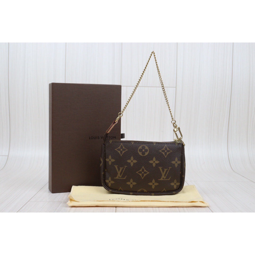 Rank AB ｜ LV Monogram Mini Pochette Accessoir ｜24021524