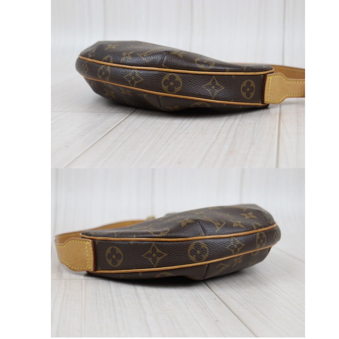 Rank AB｜LV Monogram Pochette Croissant Shoulder Bag｜23121910
