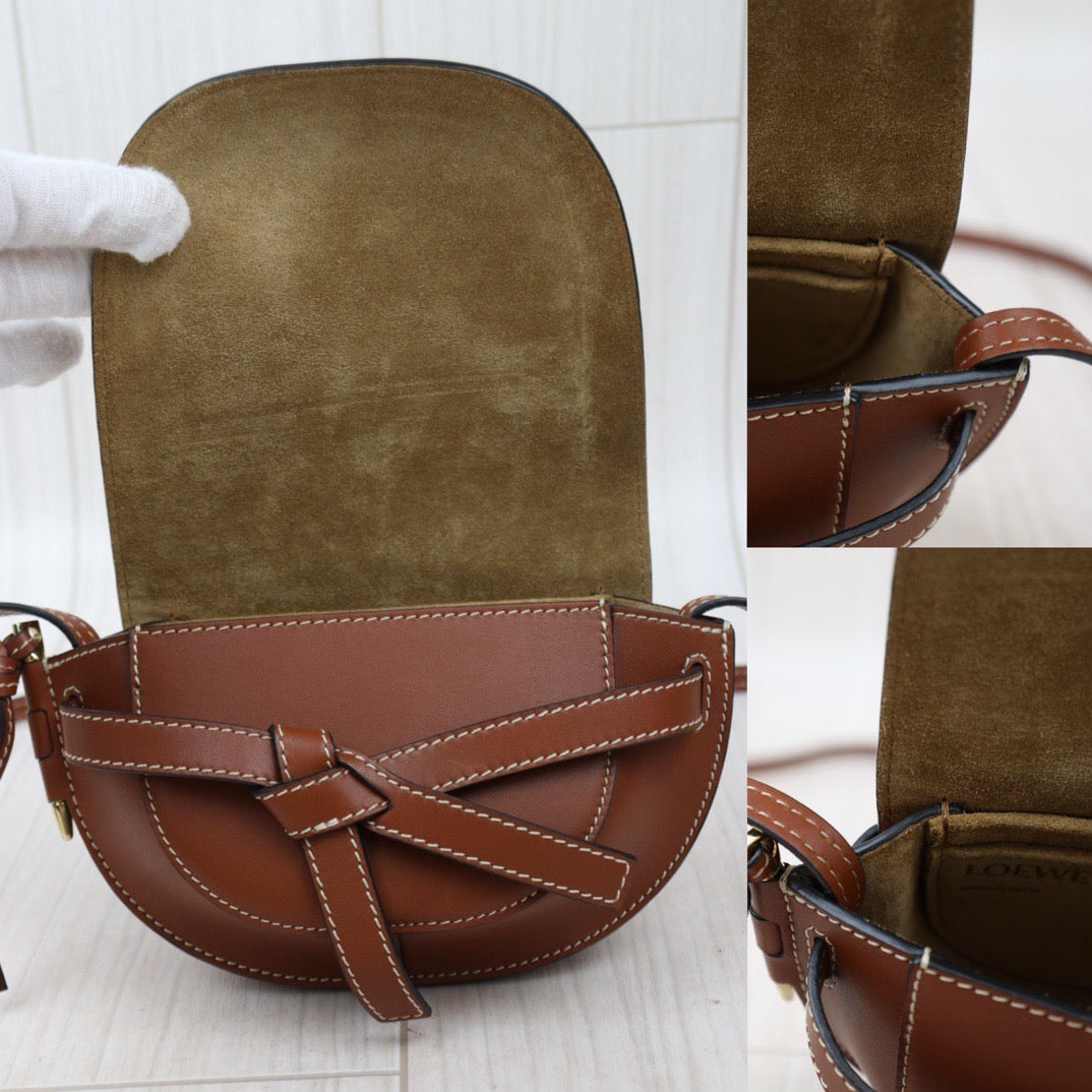 Very Good ( Rank A) ｜ Loewe Gate mini Shoulder Bag Caramel｜P24051325