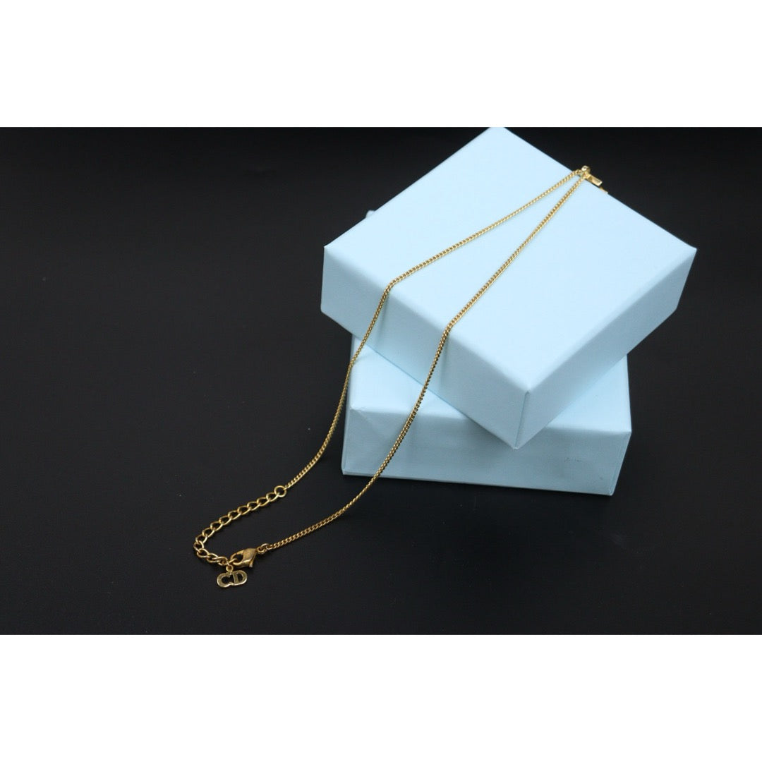 Include Authentic Detective Certificate of Authenticity｜Very Good ( Rank A) ｜ Dior CD Rhinestone Necklace Golden ｜26011509