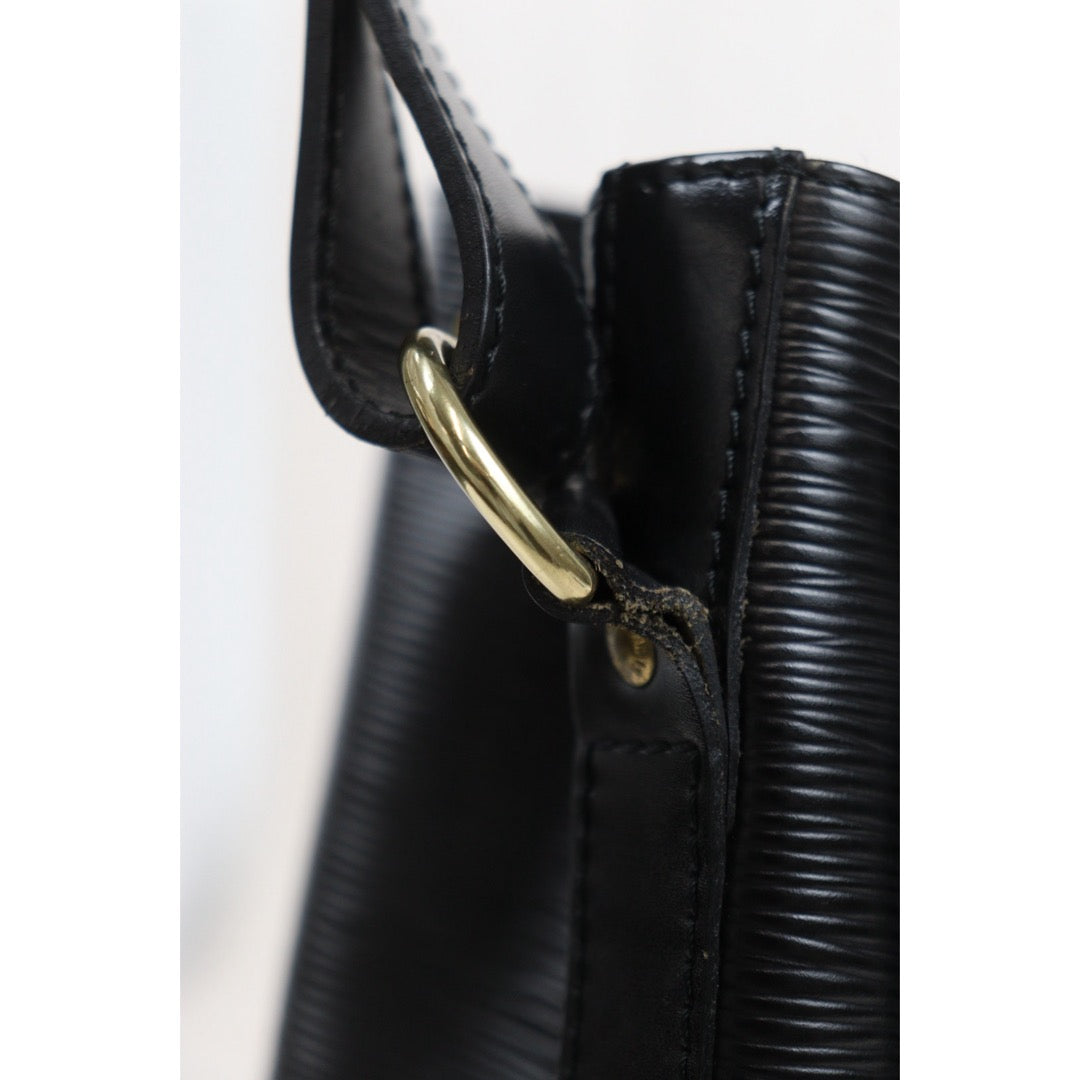 Include Entrupy Certificate of Authenticity｜Fair ( Rank B)｜ Louis Vuitton Epi Noe Shoulder Bag Black｜25122705
