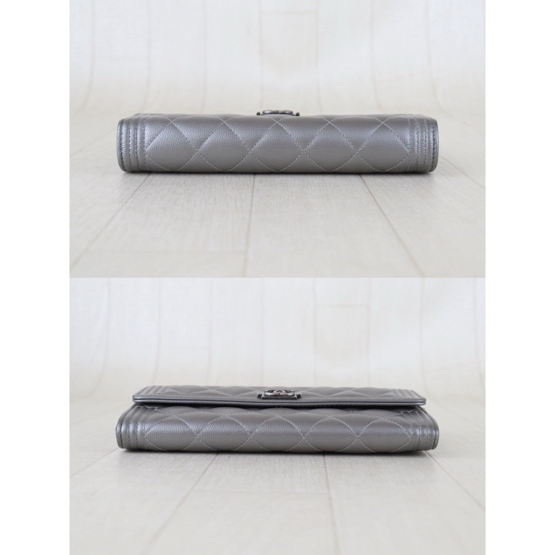Include Entrupy Certificate of Authenticity｜Very Good ( Rank A)｜Chanel Caviar Skin Leboy  Space Silver Long Wallet Made In 2017-2018Year ｜S26090725