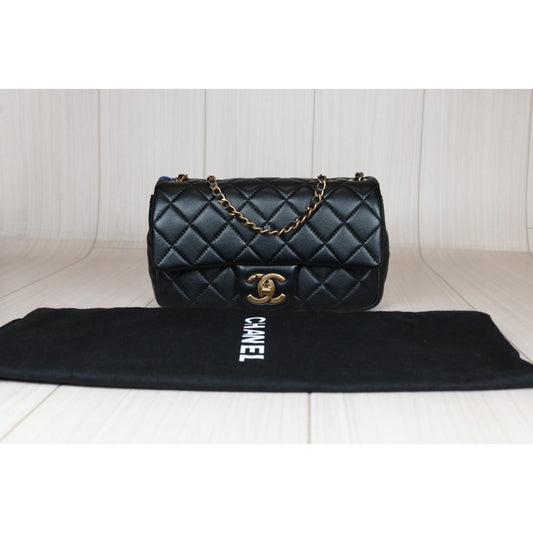 Very Good ( Rank A)| CHANEL Matrasse Lamb Skin Single Flap Bag Made in 2014-2015Year|S24071002