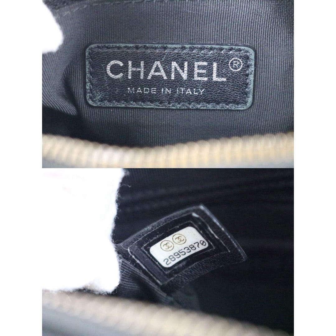 Include Entrupy Certificate of Authenticity｜Very Good ( Rank A)｜CHANEL So Black Calfskin Gabrielle Shoulder Bag PM Made in 2019-2020Year｜S26073121