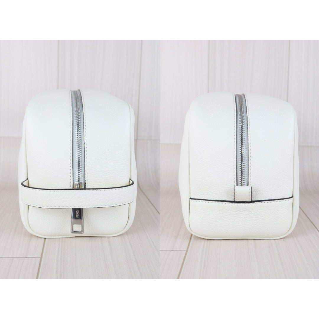 Excellent（Rank SA）｜ FENDI Calf Leather dopp kit Make-up bag With Passport Cover White｜X25081507