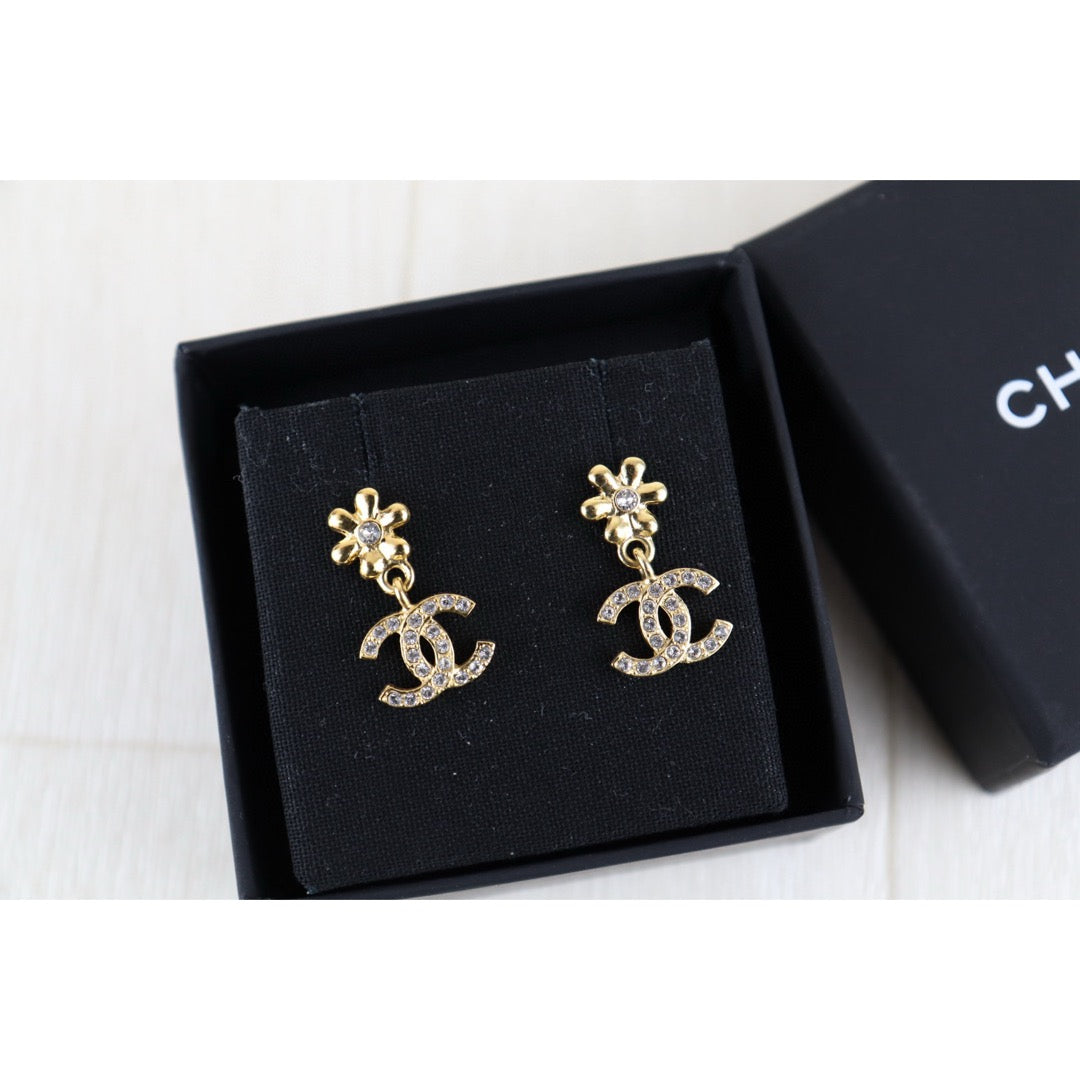 Very Good ( Rank A)｜CHANEL COCO Mark Diamond Vintage Earrings ｜H25011303