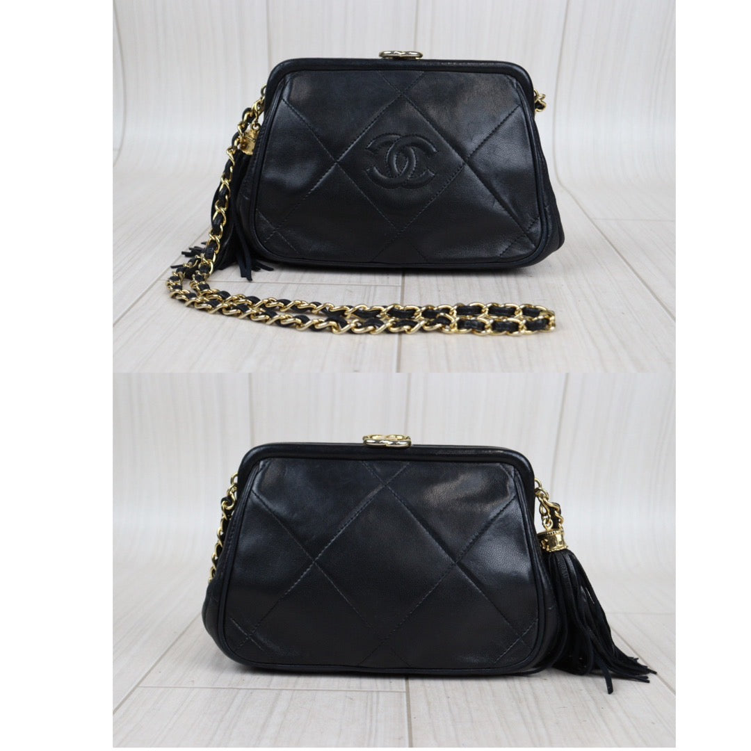 Rank AB ｜ CHANEL Matrasse Lambskin  Shoulder Bag Black Made In 1986-1988 Year ｜V23092238