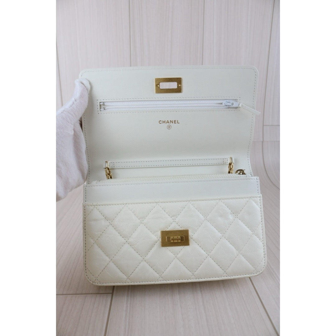 Good ( Rank AB)｜CHANEL 2.55  Aged Calfskin White Shoulder Bag  ｜R24111202