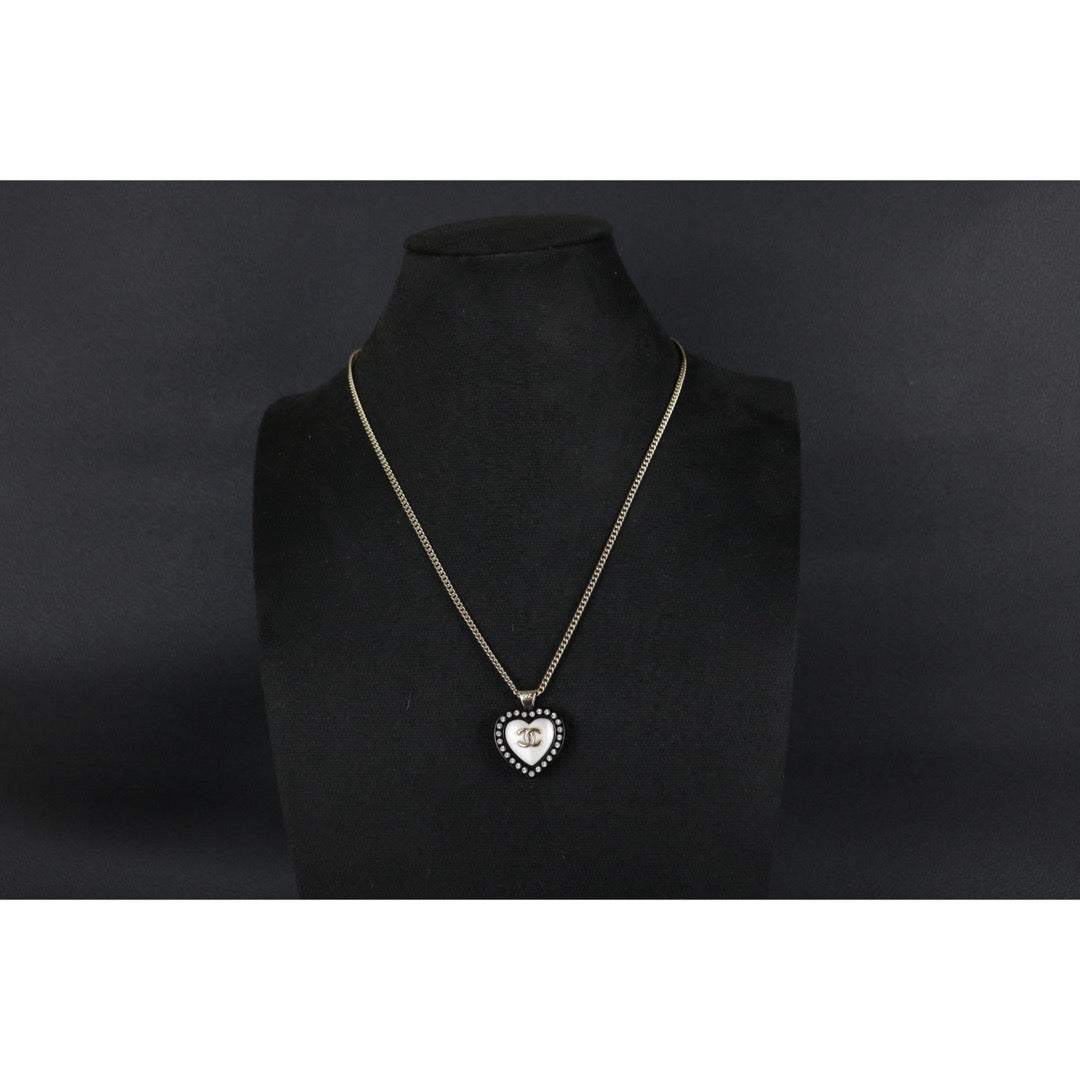 Very Good ( Rank A)｜ CHANEL Coco Mark D21S Heart Acrylic Rhinestone  Necklace｜S25111102