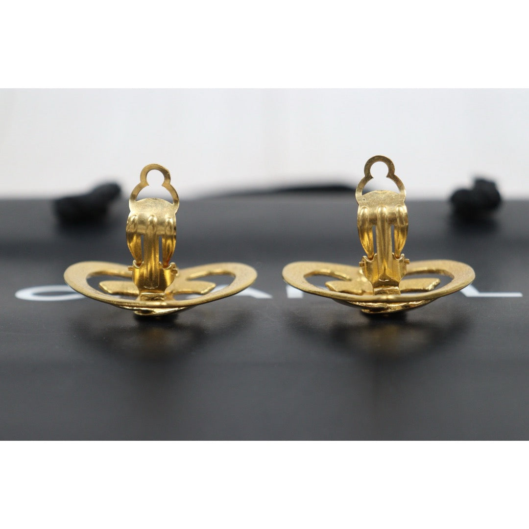 Very Good ( Rank A) ｜ CHANEL Coco Mark Heart 18K Gold Earrings Made In 1995Year ｜25111408