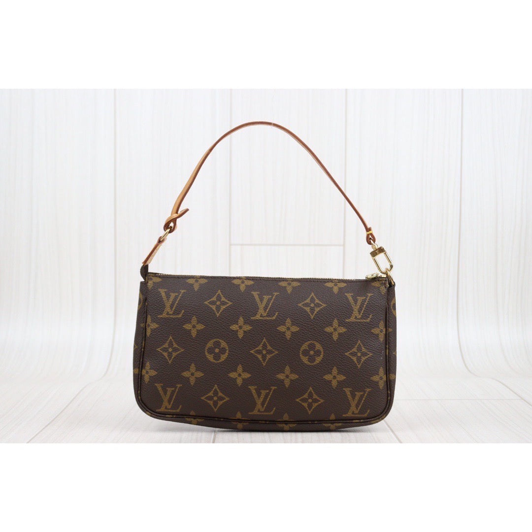 Rank AB ｜ LV Monogram Pochette Accessoires ｜V23110915