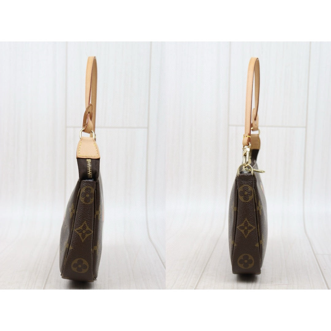 Very Good ( Rank A)｜ LV Takashi Murakam Panda Monogram Pochette Accessoires ｜25050229