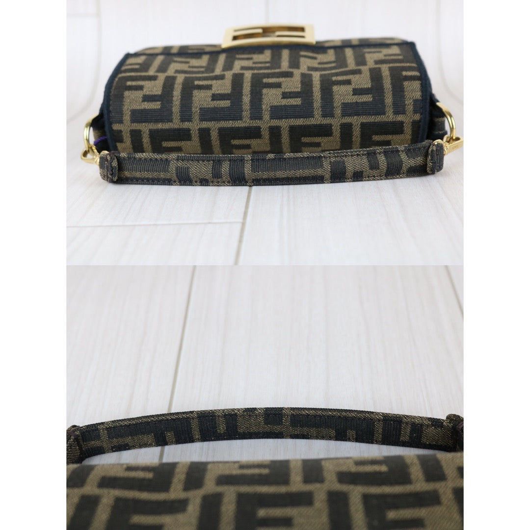 Very Good ( Rank A)｜ FENDI Mamma Baguette Chain Shoulder Bag  Gold Hardware Current Model PM｜S26020801