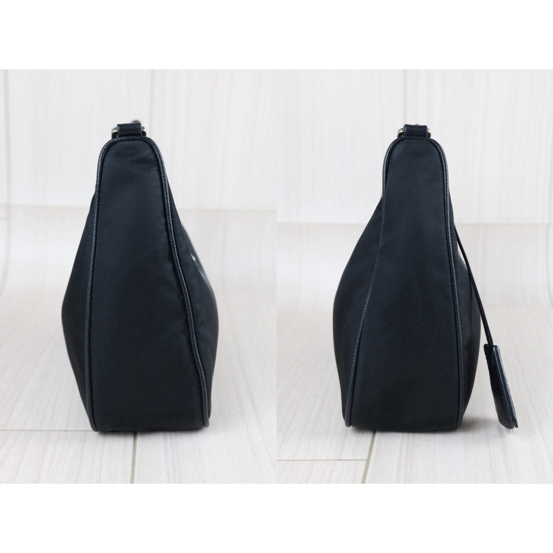 Include Entrupy Certificate of Authenticity｜Very Good ( Rank A)｜ PRADA Re-Edition 2005 Re-Nylon Hobo ｜S26062904