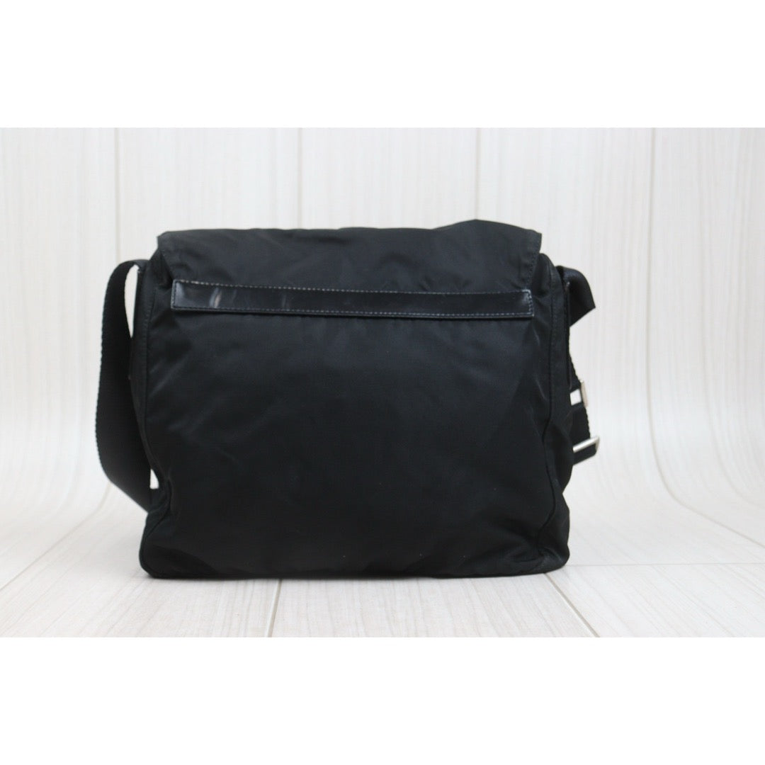 Include Entrupy Certificate of Authenticity｜Good ( Rank AB) ｜Prada  Nylon Black Shoulder Bag｜26101904