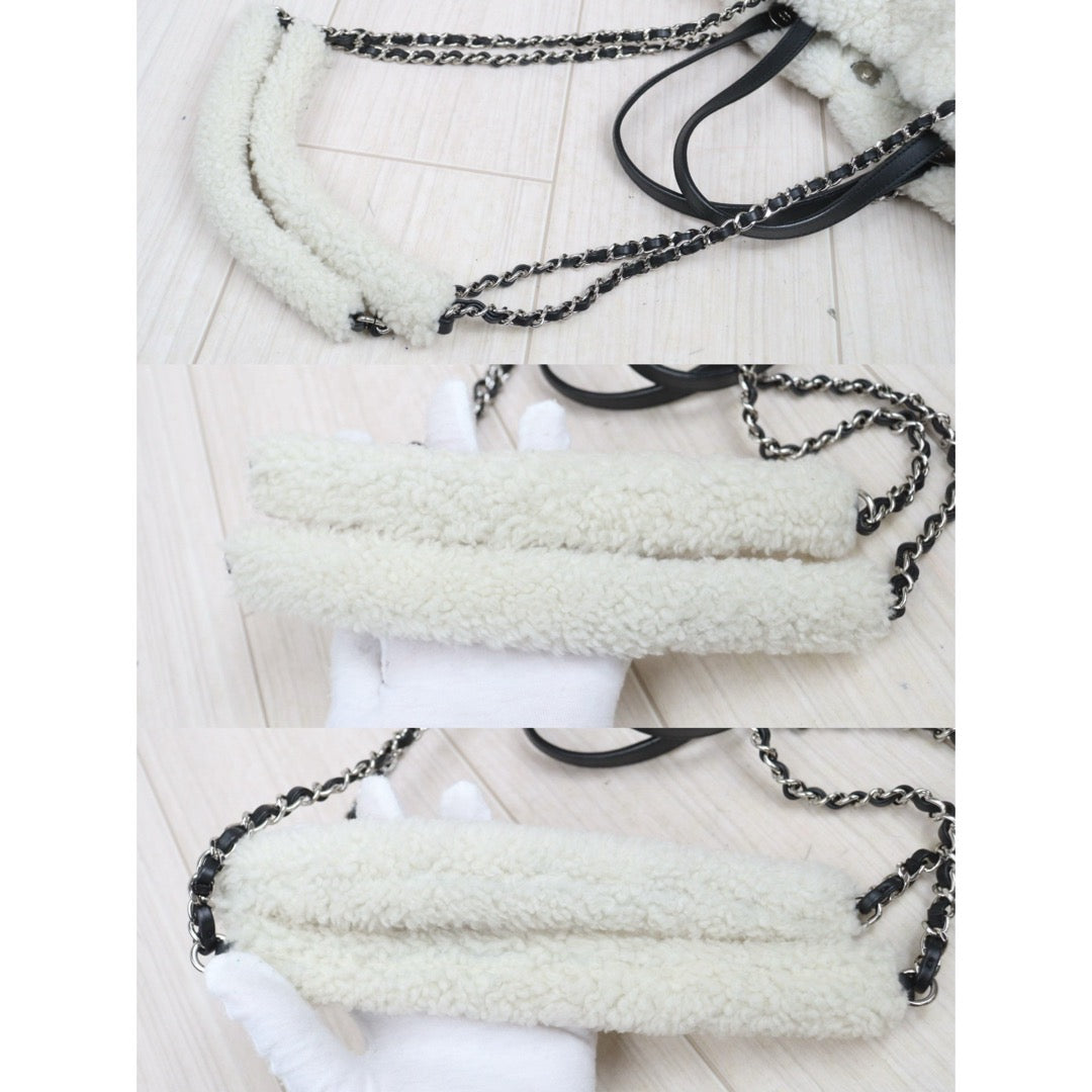 Include Entrupy Certificate of Authenticity｜Very Good ( Rank A) ｜ CHANEL Coco Neige Series Lamb Wool ToteBag Made In 2019～2020Year ｜Y26040602