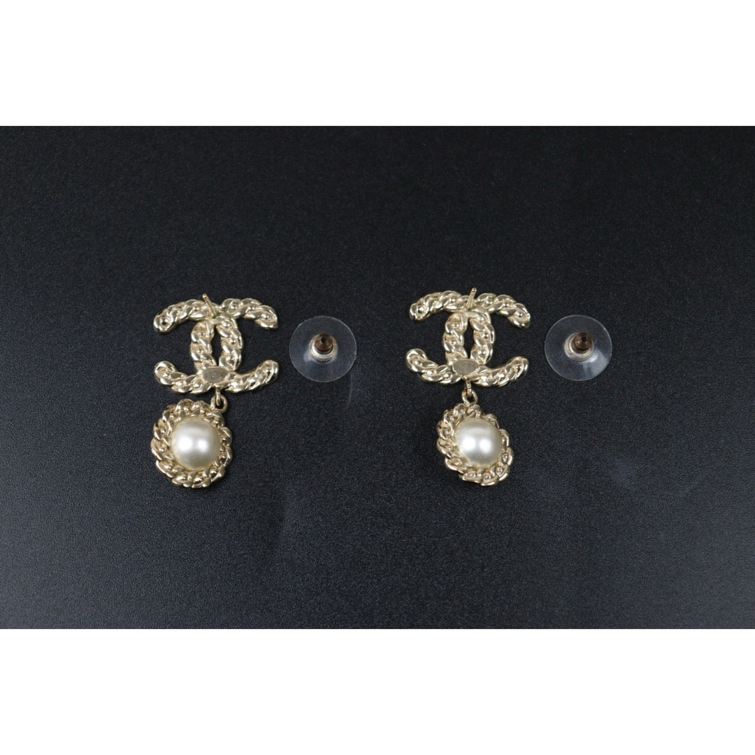 Very Good ( Rank A) ｜CHANEL COCO Mark Pearl Rhinestone Earrings ｜S25021026