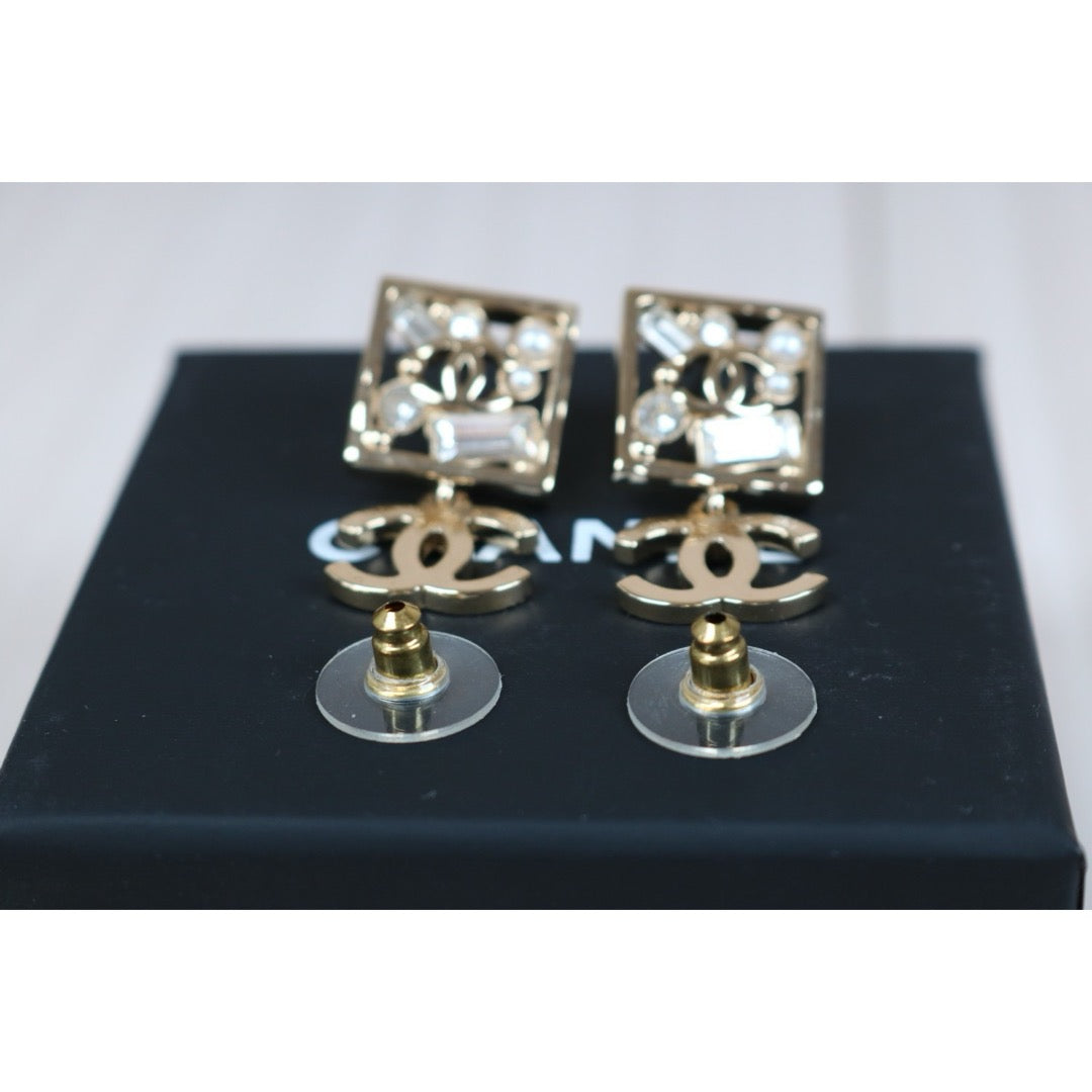 Excellent（Rank SA）｜CHANEL Pearl Rhinestone COCO Mark Drop Stud Earrings ｜X24092302