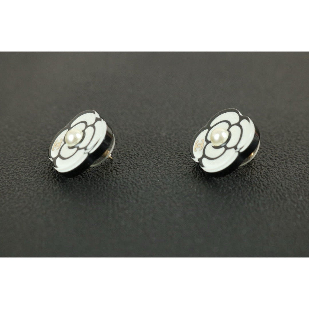 Very Good ( Rank A)｜ CHANEL Camellia Pearl  Earrings｜X24121302