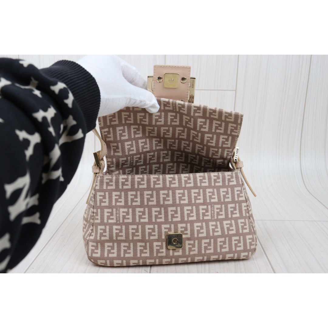 Rank A｜  FENDI Mamma Baguette Shoulder Bag Pink ｜24040815