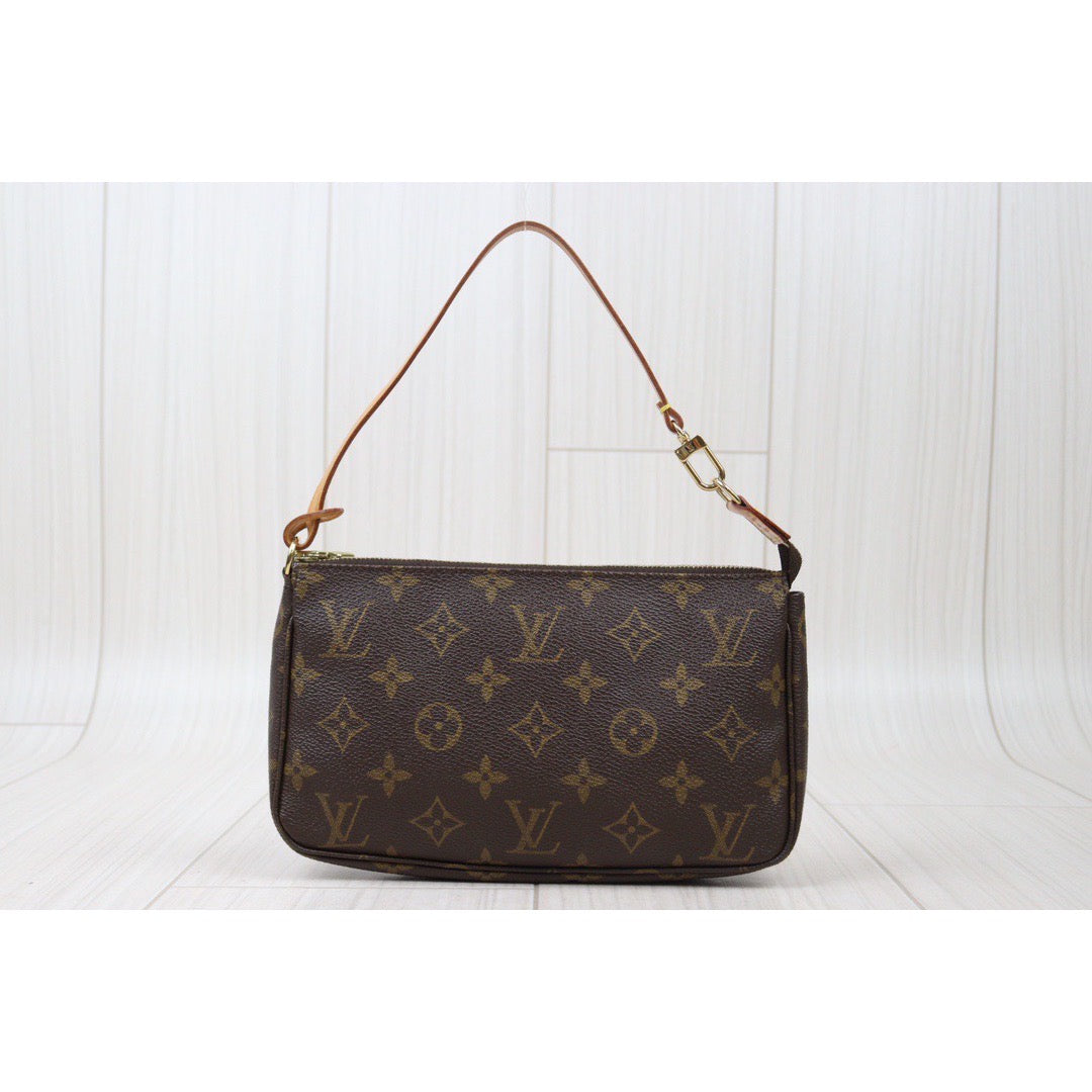 Rank AB ｜ LV Monogram Pochette Accessoires Vintage Model ｜24050620