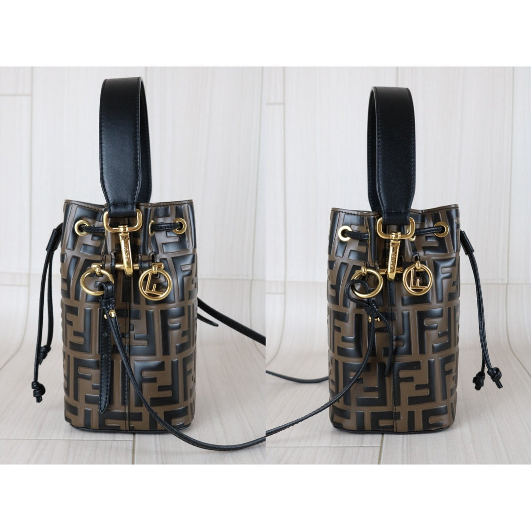 Very Good ( Rank A)｜ FENDI Zucca Calf Leather Mini Mon Tresor Bucket bag Shoulder Bag Brown ｜S25112303