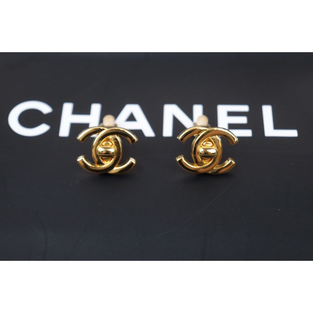 Rank A ｜CHANEL Vintage 18K Gold Plating Earrings  Made In 1995Year ｜24070514