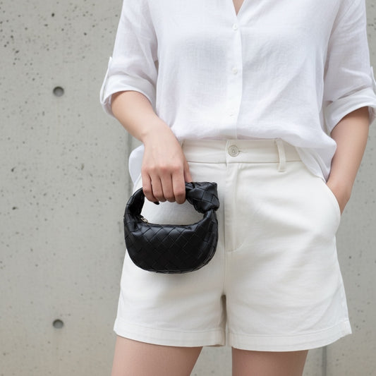 Include Entrupy Certificate of Authenticity｜Very Good ( Rank A)｜ Bottega Veneta Lamb Skin Mini Jodie Hand Bag Black｜S26051702