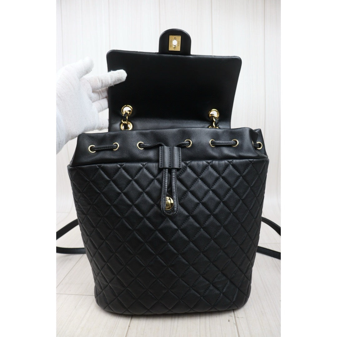 Very Good ( Rank A) ｜ CHANEL Calf Leather Chain Backpack Black Made in 2019 Year｜S25012701