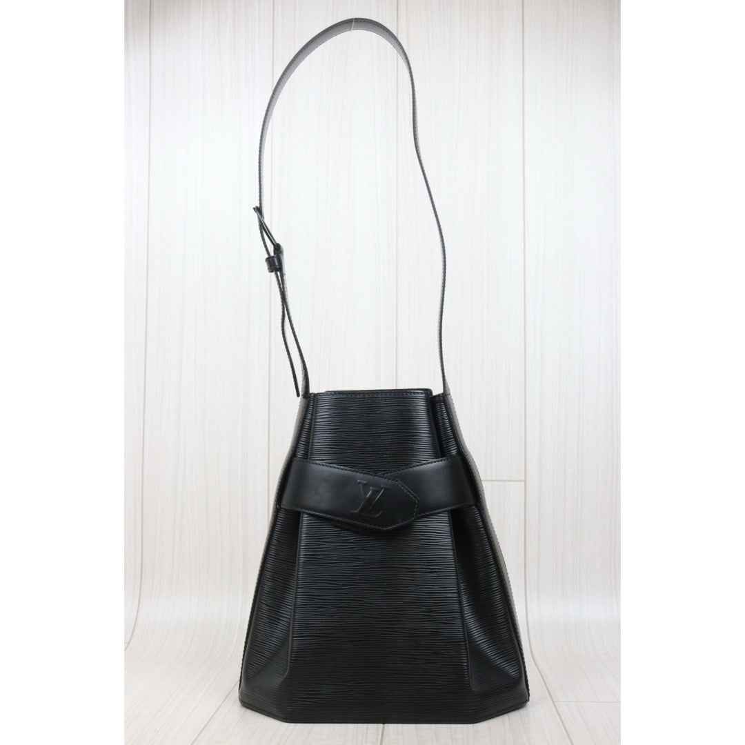 Very Good ( Rank A)｜ LV Epi Sack de Paul Shoulder Bag Black PM｜25111701