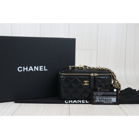 Very Good ( Rank A)| CHANEL Matrasse Lamb Skin Vanity Shoulder Bag Made In 2022~2023Year |P24083011