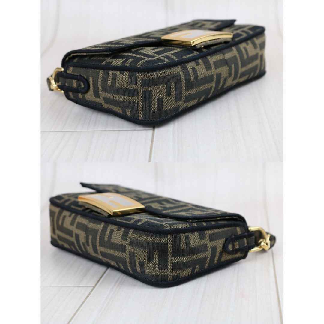 Include Entrupy Certificate of Authenticity｜Very Good ( Rank A)｜ FENDI Mamma Baguette Shoulder Bag  PM Gold Hardware Current Model｜S26090803