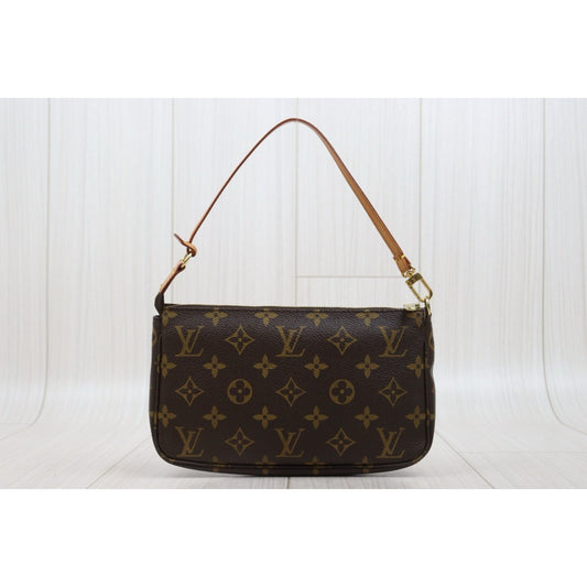 Very Good ( Rank A)｜LV Monogram Pochette Accessoires ｜25110610