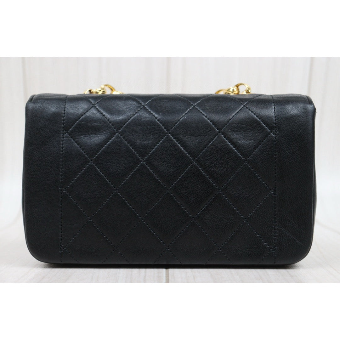 Good ( Rank AB)｜ CHANEL Matrasse Diana  Lamb Skin  Chain Bag Made in 1989-1991Year｜25050223