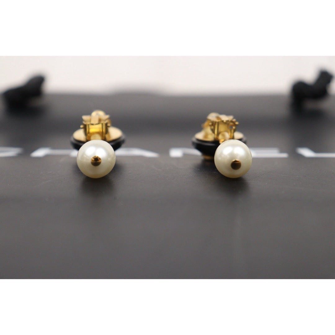 Very Good ( Rank A) ｜CHANEL  COCO Mark  Pearl  Drop  Earrings Made In 1996Year｜25062304