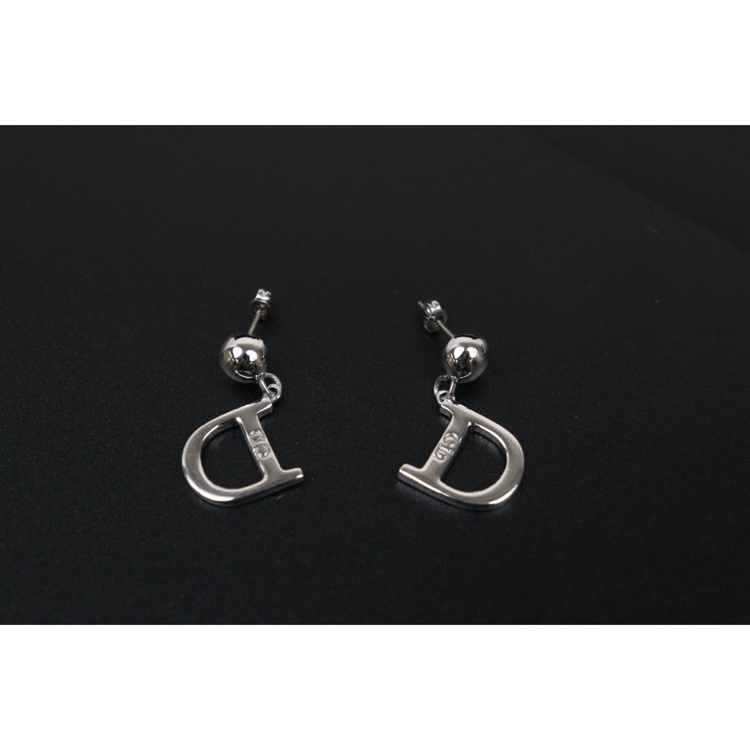 Very Good ( Rank A)｜ Dior D Earring Silver｜V25071013