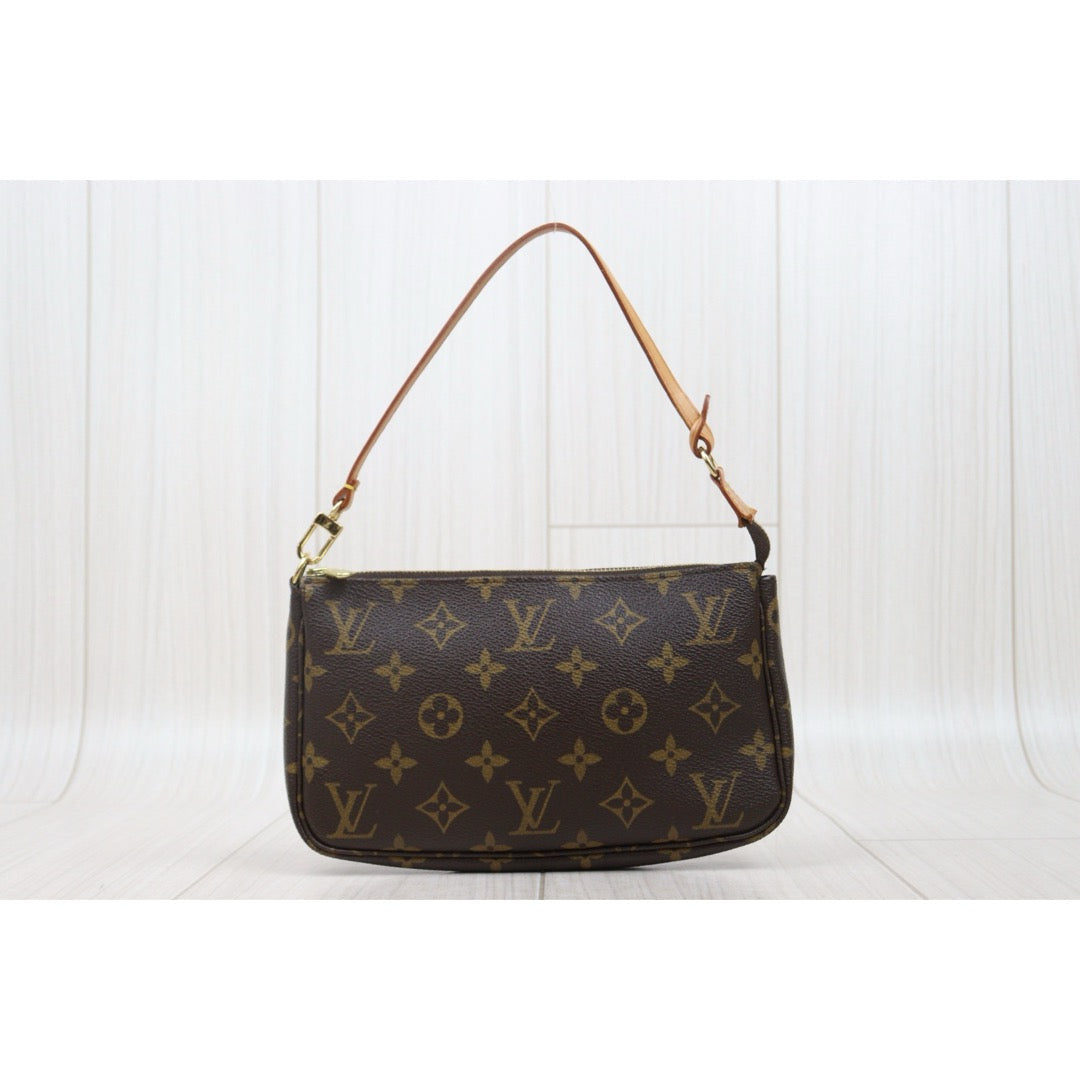 Very Good ( Rank A)｜LV Monogram Pochette Accessoires ｜V25061103
