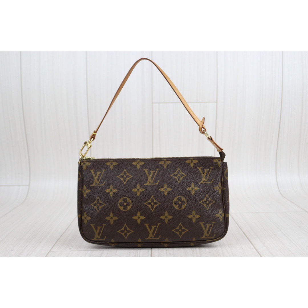 Rank AB ｜ LV Monogram Pochette Accessoires ｜V23113020