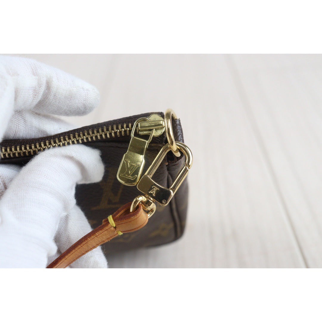 Rank AB ｜ LV Monogram Pochette Accessoires ｜V23090738