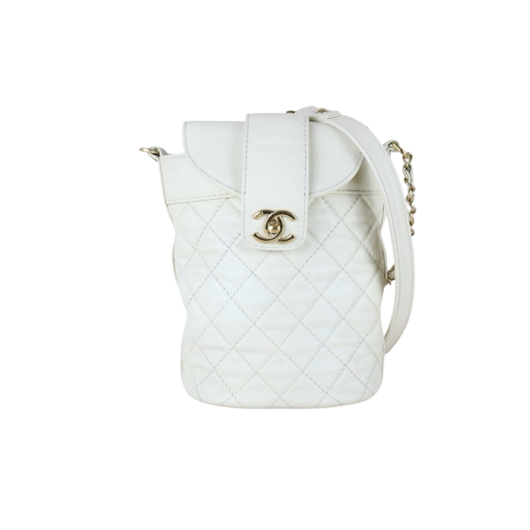Include Entrupy Certificate of Authenticity｜Good ( Rank AB) ｜CHANEL Calf Leather  Potato Bucket Chain Shoulder Bag White Made in 2018-2019Year｜Y26012004